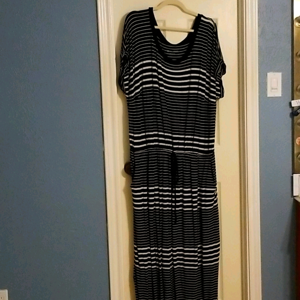 Ava & Viv Front Tie Maxi Dress with Pockets